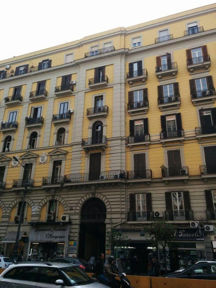 Отель Be Italian Flat Bovio Неаполь Экстерьер фото