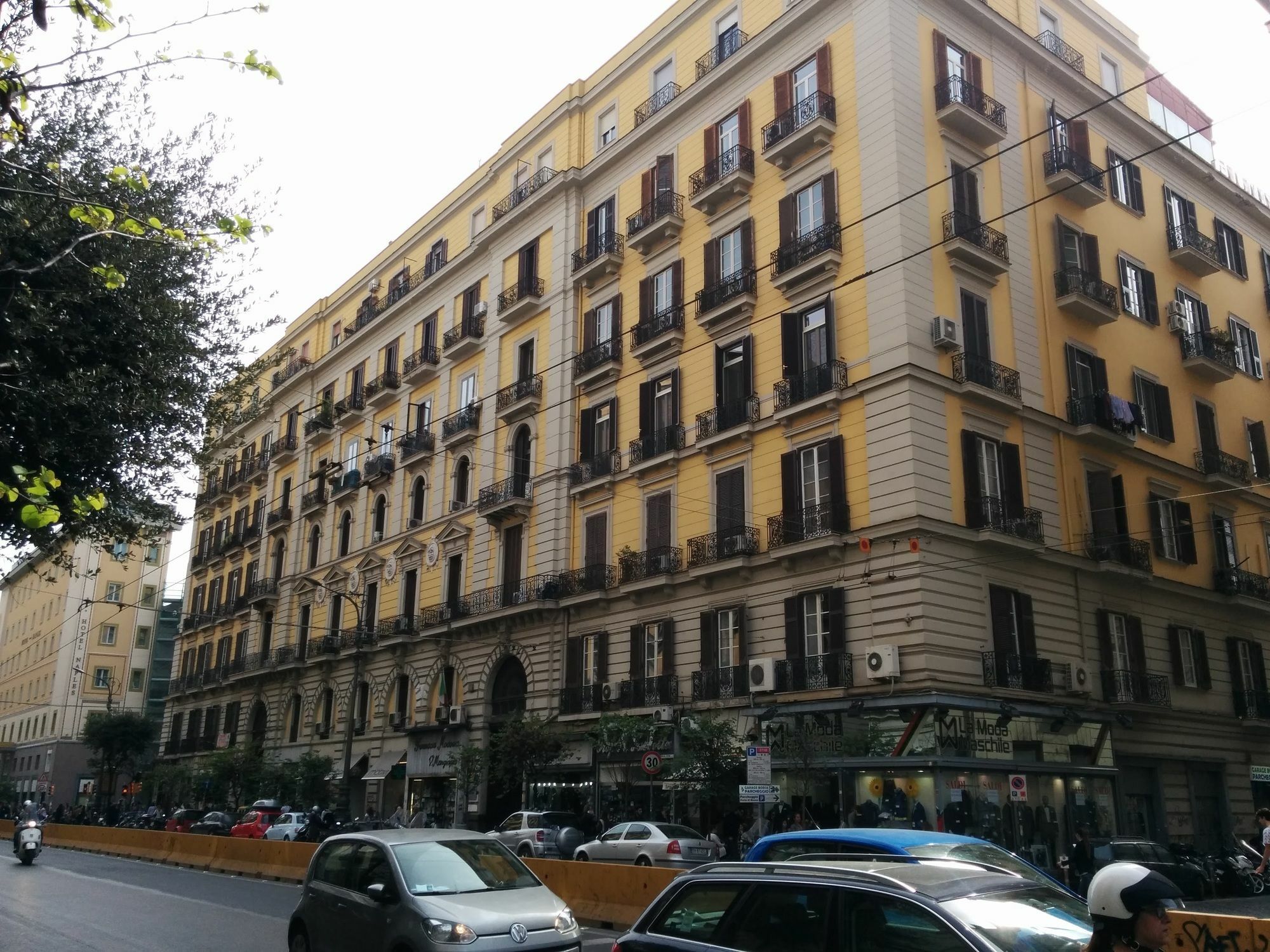 Отель Be Italian Flat Bovio Неаполь Экстерьер фото