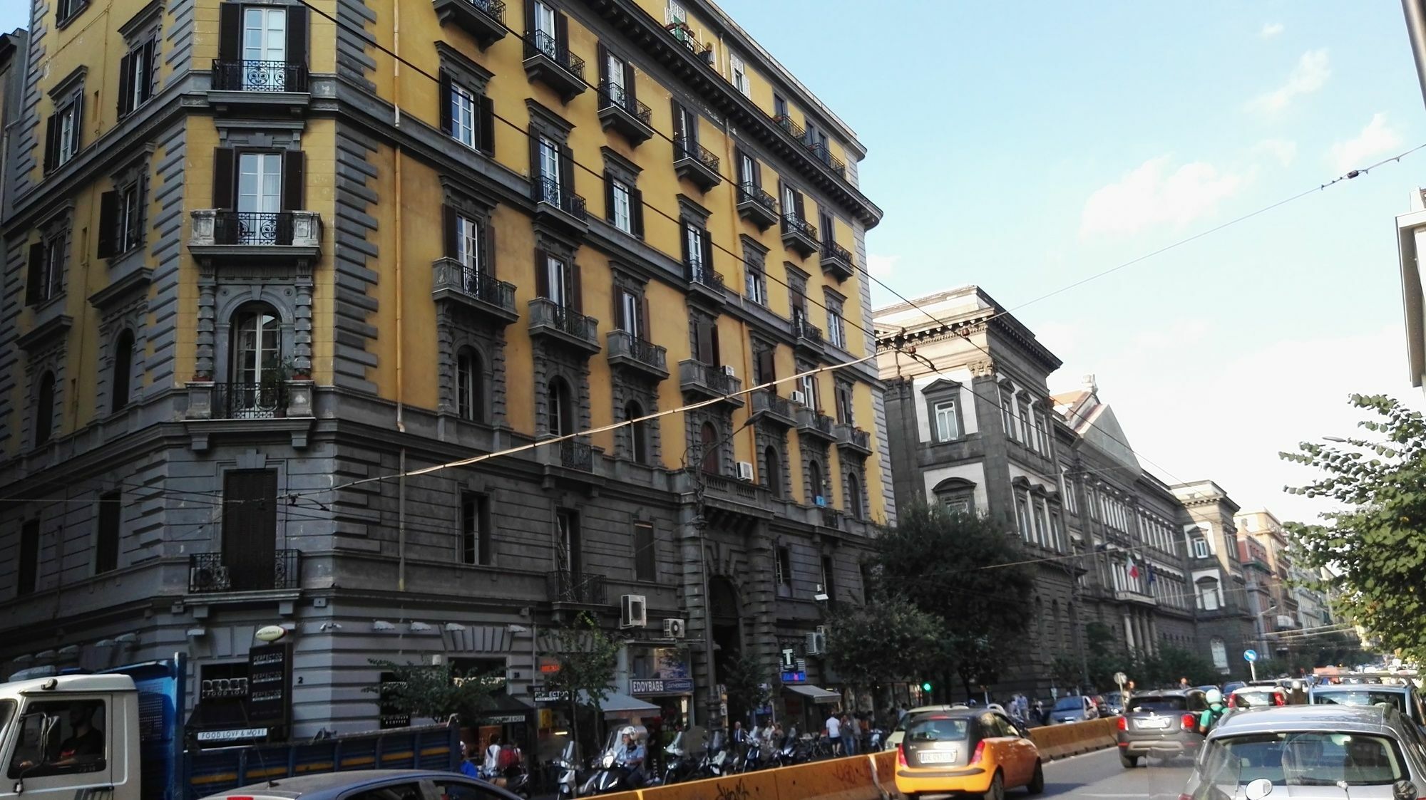 Отель Be Italian Flat Bovio Неаполь Экстерьер фото